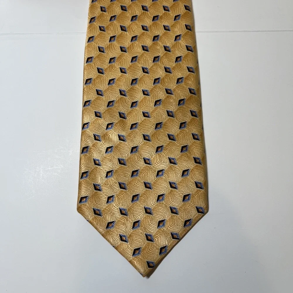 Jos. A. Bank Men's Gold With Blue‎ Neck Tie 100% Silk 3.5